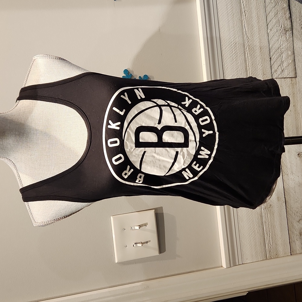 NBA Brooklyn New York Basketball Women's sz M tank